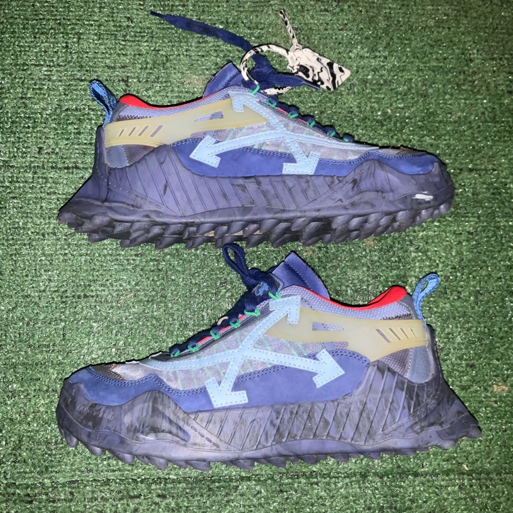 Off white dark blue
